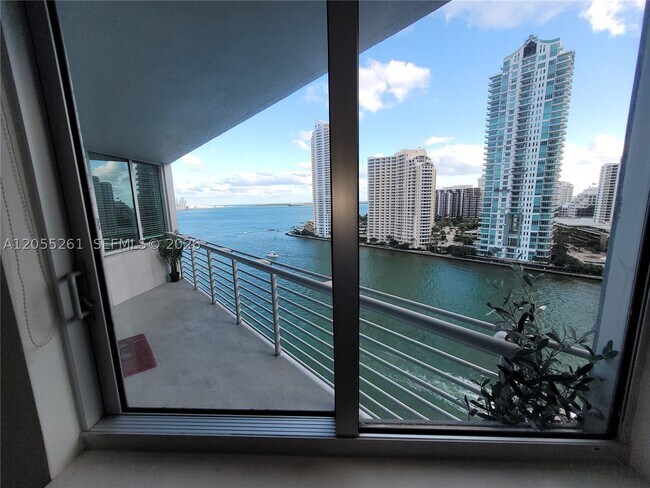 Building Photo - 325 S Biscayne Blvd