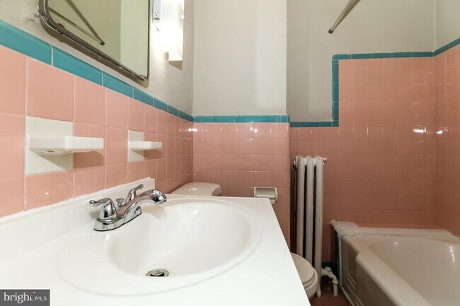 Building Photo - 2025 S 57th St