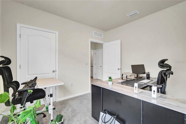 Building Photo - 1701 Southfork Dr