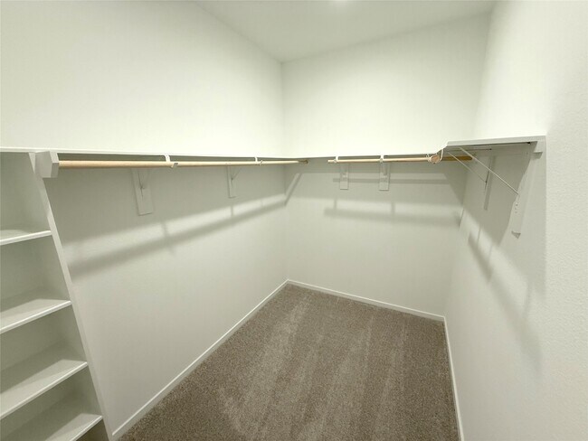 Building Photo - 423 Amy St