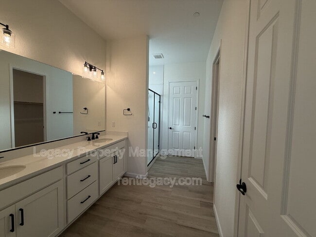 Building Photo - 8283 Humble Ct