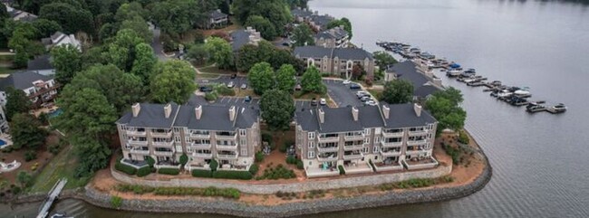 Primary Photo - MOVE IN SPECIAL! 2BR/2BA WATERFRONT Condo ...