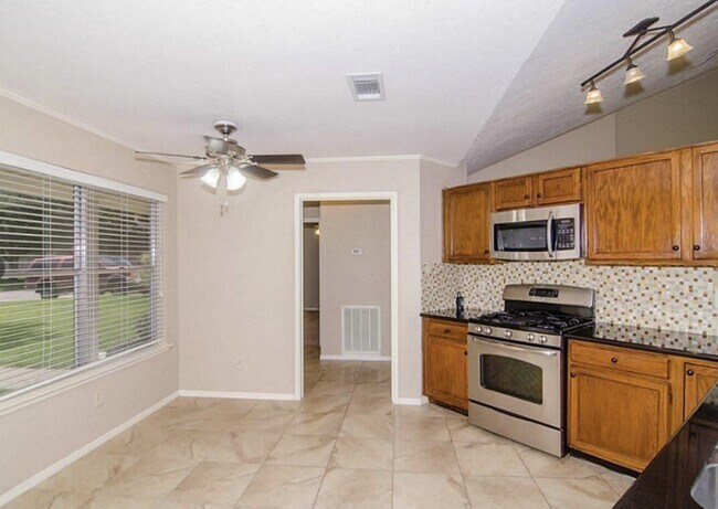 Building Photo - 6910 Brockington Dr
