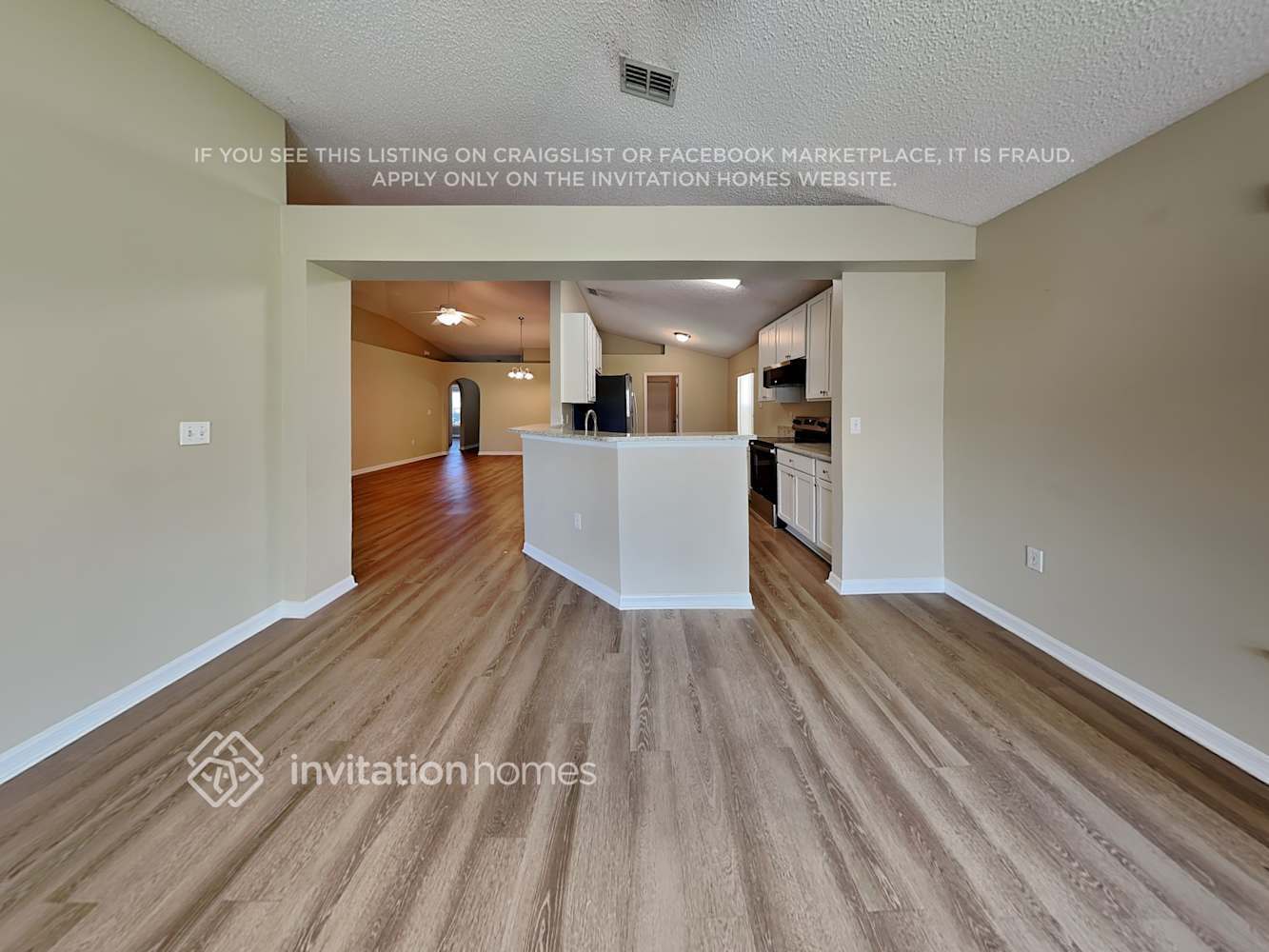 Building Photo - 1128 White Oak Cir