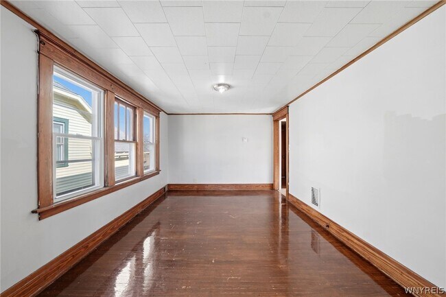 Building Photo - 220 Dartmouth Ave