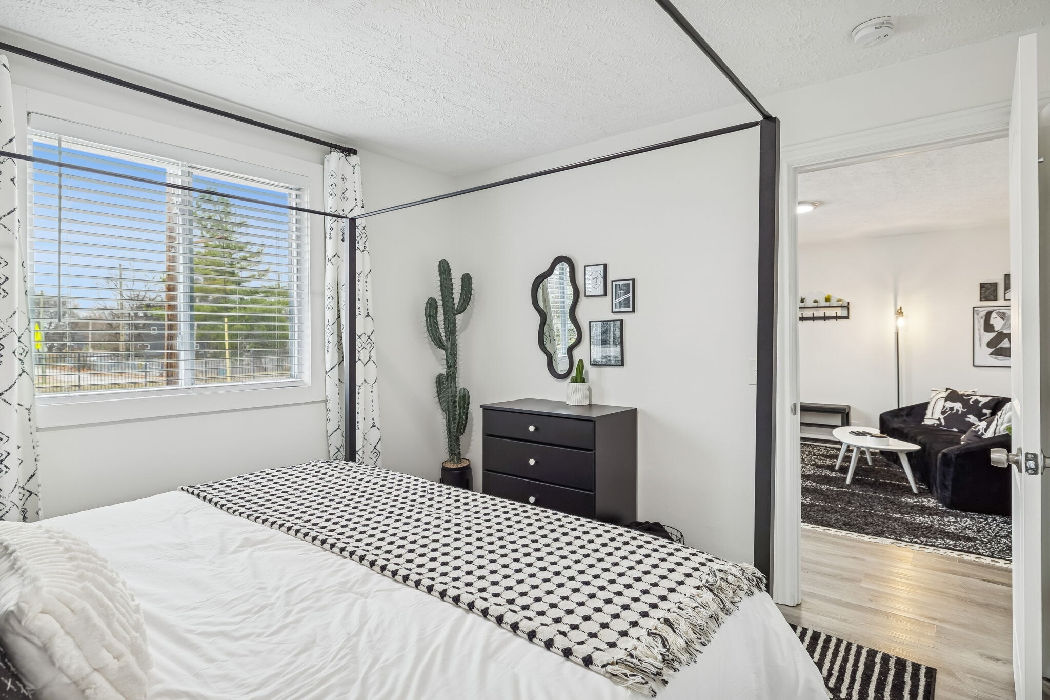 Building Photo - 501B Meridian St