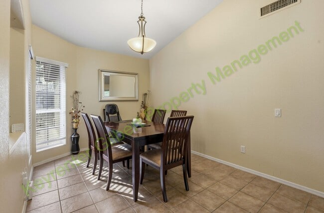 Building Photo - Resort-Style Living with Private Pool in Prime Chandler Location