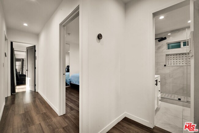 Building Photo - 12827 Sylvan St