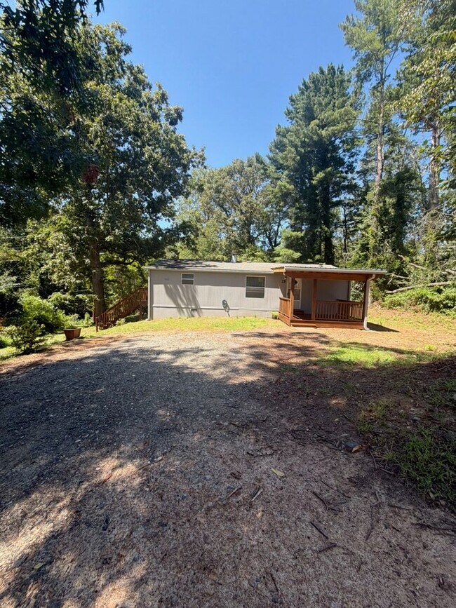 Building Photo - 25 Crestfield Ave