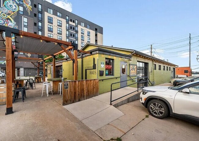 Building Photo - 1475 W 43rd Ave