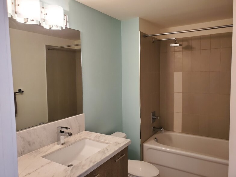 Bathroom - 2911 2nd Ave