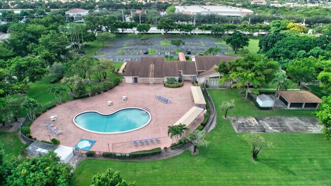 Building Photo - 6347 Country Wood Way