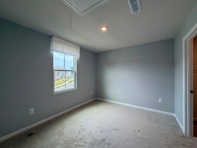 Building Photo - 205 Tormore Dr