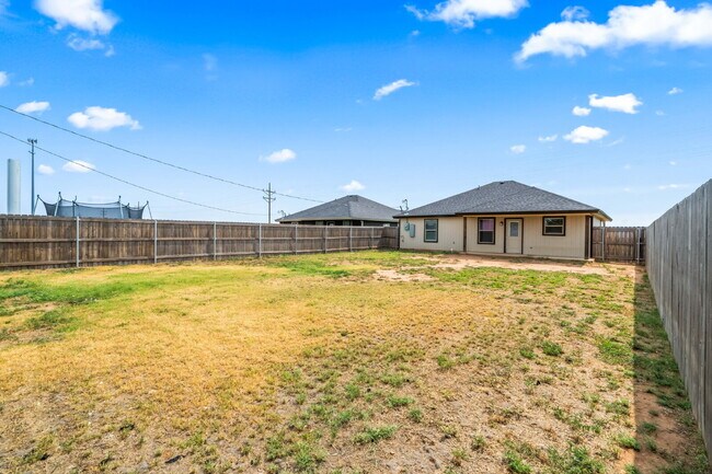 Building Photo - Modern 3/2 in Abernathy, TX