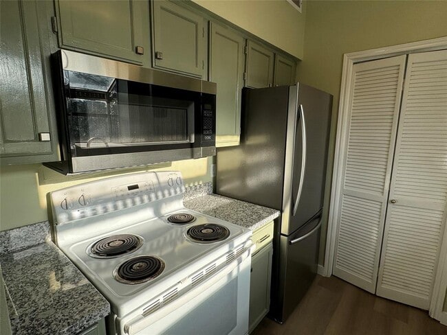Building Photo - 6500 Harbor Town Dr