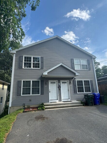 Primary Photo - 135-137 Laconia St