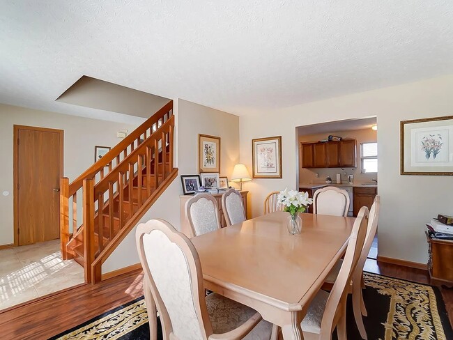 Building Photo - 4056 Brook Run Dr
