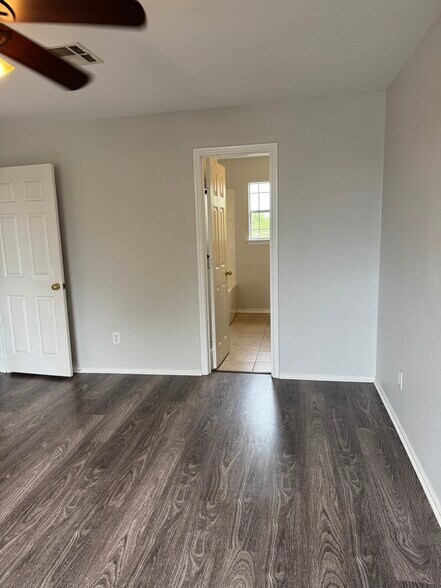 Building Photo - 608 Sherry Dr