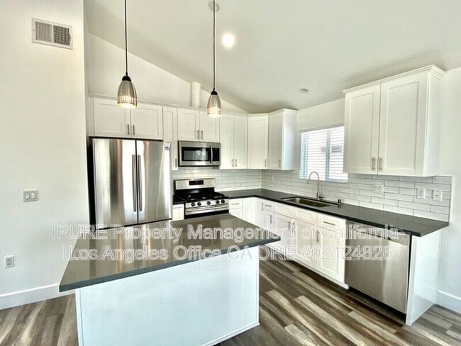 Building Photo - 6732 1/2 Irvine Avenue