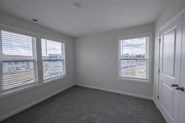 Building Photo - **6 Month Lease** New Construction Home-Hendersonville