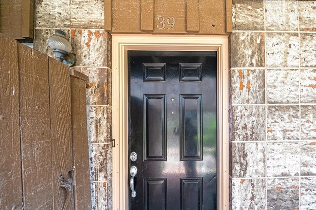 Building Photo - 2574 Marilee Ln