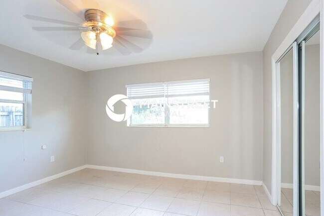 Building Photo - 3 Bedroom Pet-Friendly Home in St Petersburg, FL with Main Street Renewal