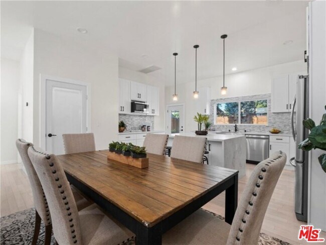 Building Photo - 17601 Rhoda St