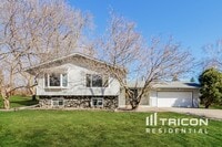 Building Photo - 9720 28th Ave N