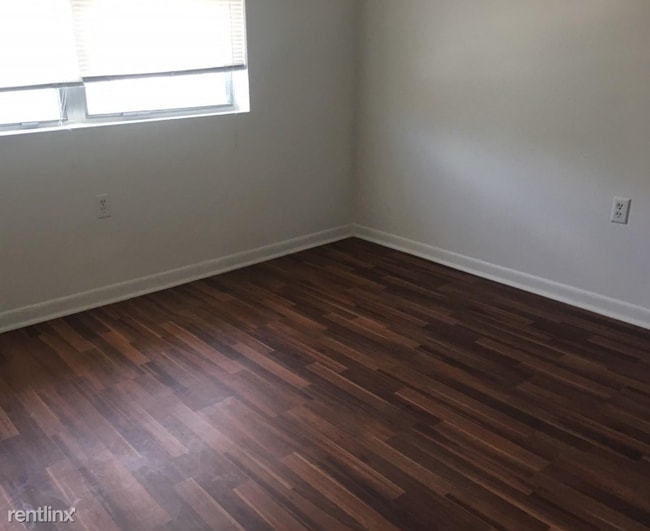 Building Photo - 2 br, 2 bath  - 2218 SW 81st Ave