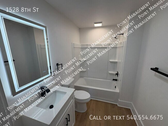 Building Photo - 1528 8th St SE