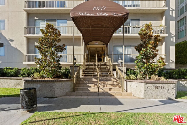 Building Photo - 10747 Wilshire Blvd