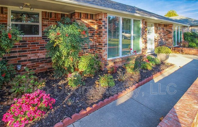 Building Photo - 1213 Woodview Ln