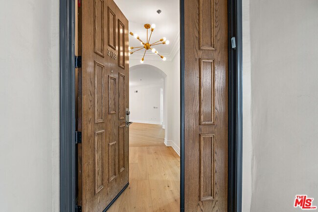 Building Photo - 850 Croft Ave