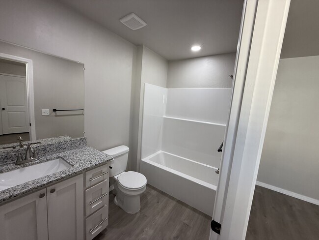 Building Photo - 220 N Johnston Ave