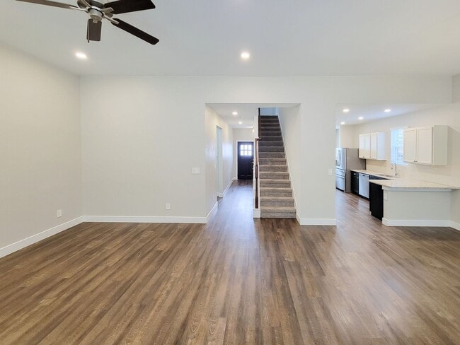 Building Photo - Very functional floor plan, has game room/home office, covered back patio on a big lot. Primary o...