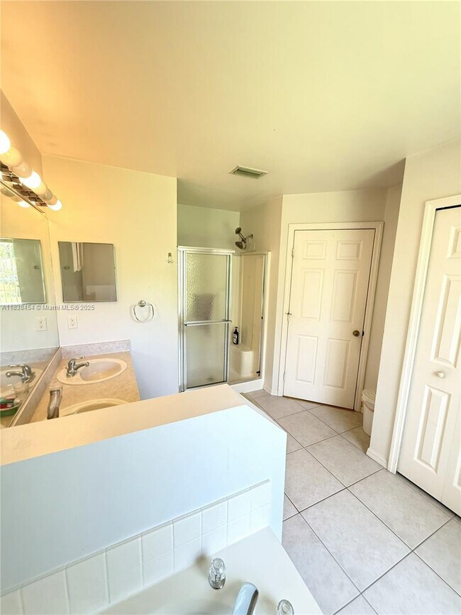 Building Photo - 5338 NW South Crisona Cir