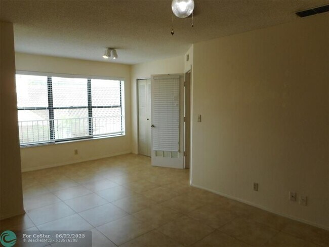 Building Photo - 2900 S University Dr
