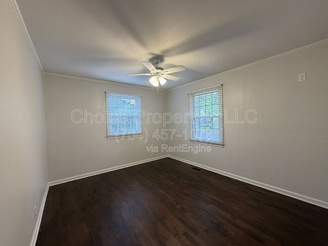 Building Photo - 5044 Baylor Dr