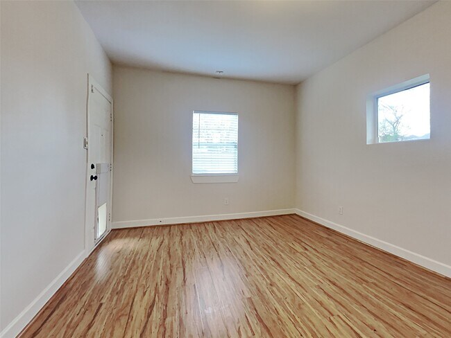 Building Photo - 5343 Kiam St