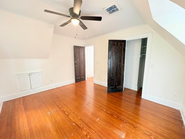 Building Photo - 212 Barbourville Dr