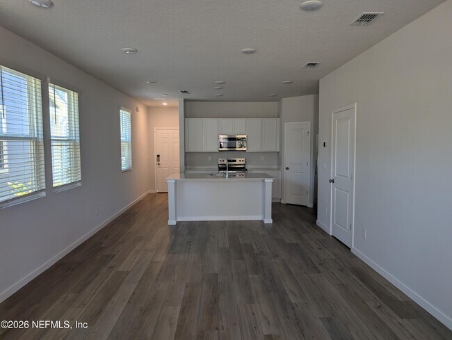 Building Photo - 10663 Waterfield Rd