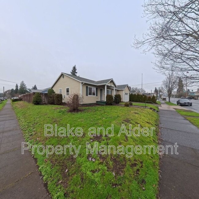 Building Photo - 720 Portland Ave