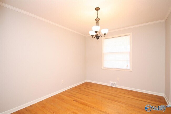 Building Photo - 7620 Charlotte Dr SW