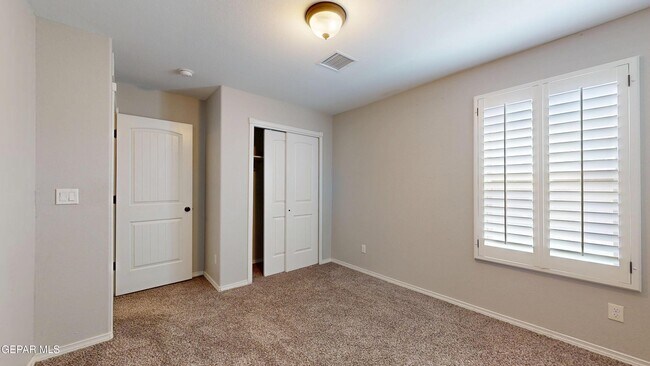 Building Photo - 13648 Samlesbury Ave