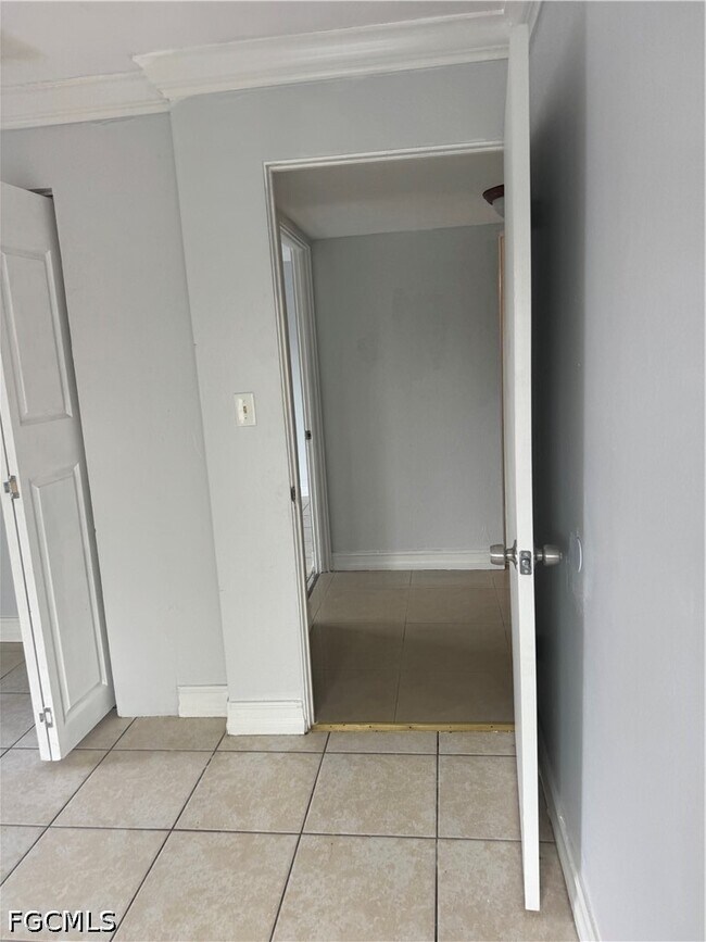 Building Photo - 1830 Maravilla Ave