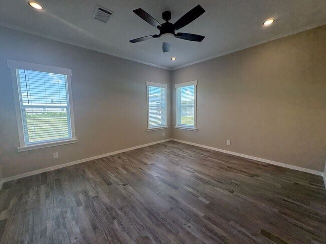 Building Photo - 1630 Voyager Dr