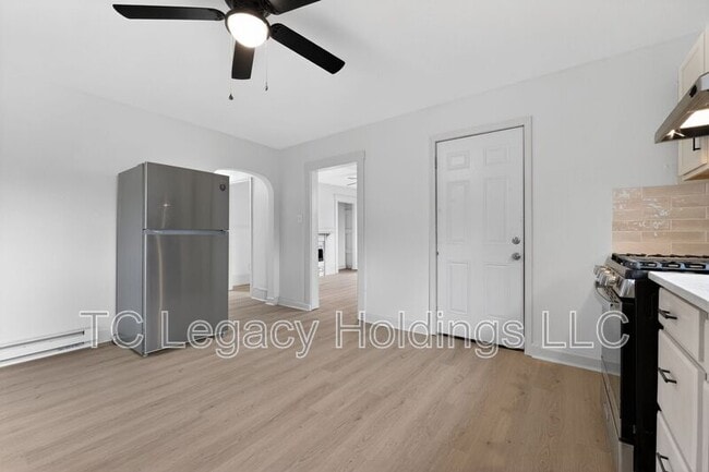 Building Photo - 1013 N 15th St