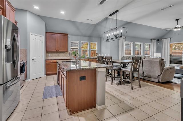 Building Photo - 6548 Fairview Dr