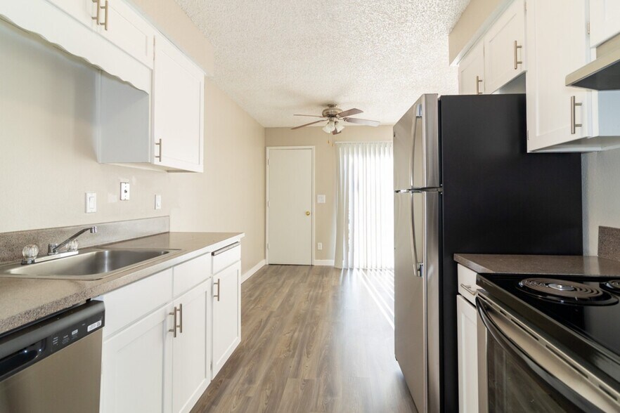 Battle Creek Lodge Apartments 1702 Madras St SE Salem OR 97306