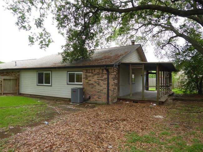 Building Photo - 8126 Glorieta Dr